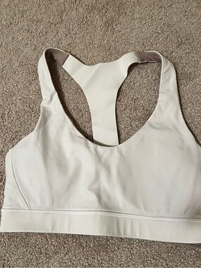Lululemon white sports bra